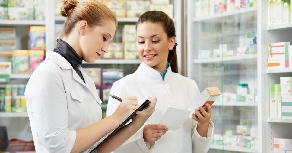 Preço em farmácia: como formar preço de venda e proteger sua margem
